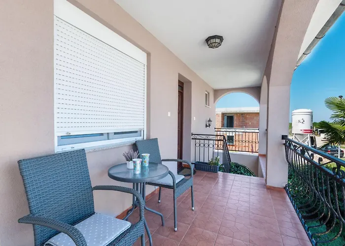 Morena 1 By Interhome